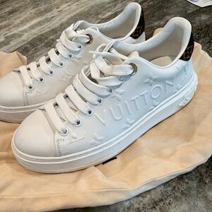 Louis Vuitton Sneakers size 6.5
